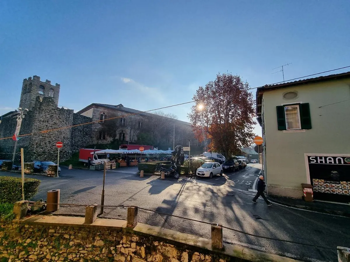 La Finestra Sul Castello Desenzano-By Goccia Di Lago デセンツァーノ・デル・ガルダ 0*,  イタリア